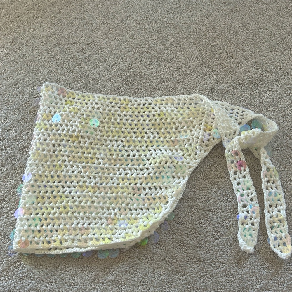 BRAND NEW W TAG WHITE CROCHET COVER UP WITH SEQUINS🦋🌸⭐️ SIZE XL